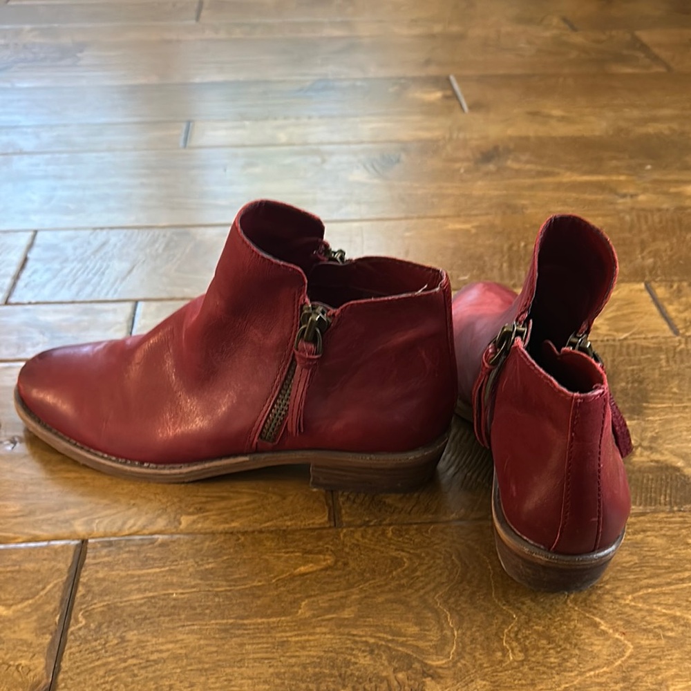 Gianni Bini Burgundy Leather Ankle Boots